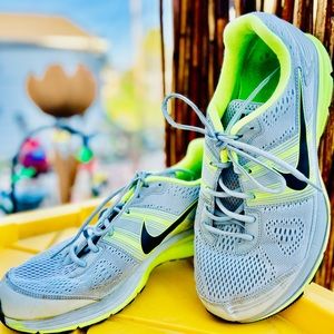 Nike men’s Pegasus 29 grey and neon green black swoosh